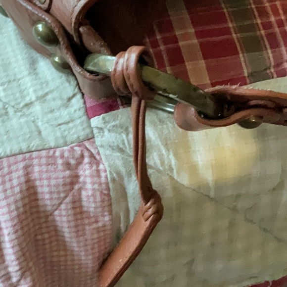 Isabella Fiore Tan Hobo Bag with Textured Leather - Picture 5 of 8